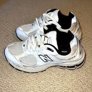 Authentic New Balanaces 2002RQ